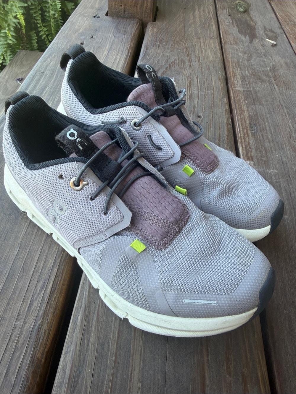 On Running Girls Athletic Shoes in Light Gray with Mauve